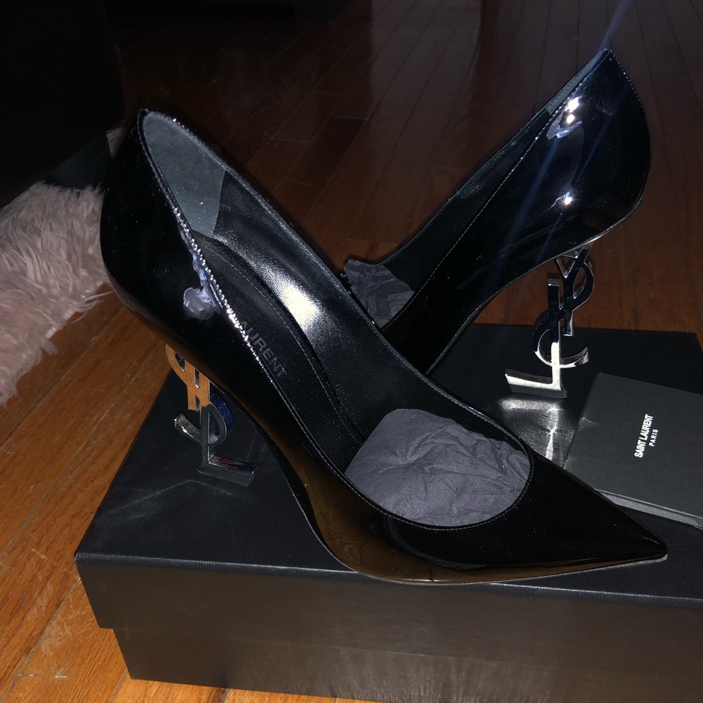 Saint Laurent pumps